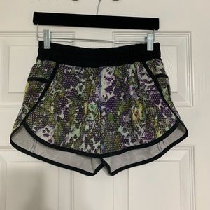 Lululemon Tracker Shorts sz 6